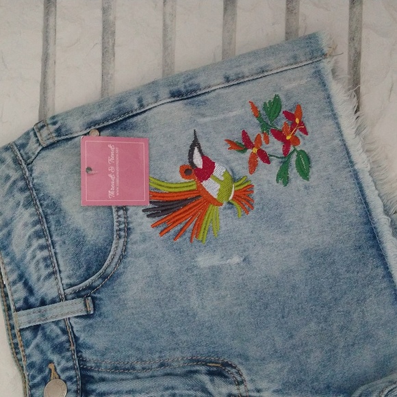 Denim shorts, unique and very cute for the summer. - Picture 3 of 7